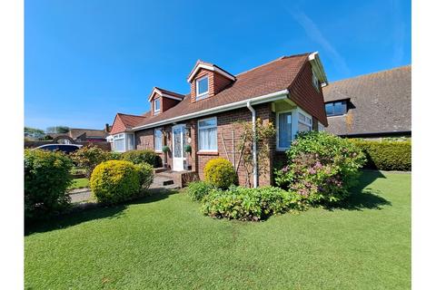 4 bedroom detached bungalow for sale, Holm Oak Gardens, Broadstairs CT10