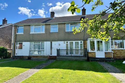 3 bedroom terraced house to rent, Seven Sisters Road, Eastbourne