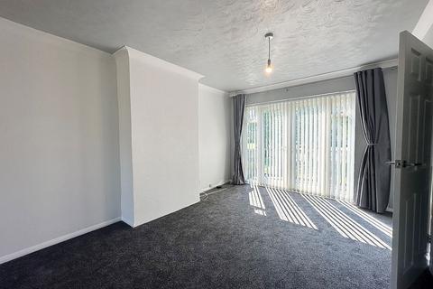 3 bedroom terraced house to rent, Seven Sisters Road, Eastbourne