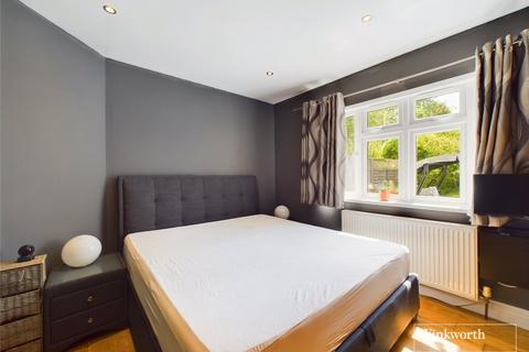 2 bedroom ground floor flat to rent, Kingsbury, London NW9