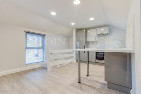 1 bedroom flat for sale, Clapham Common North Side, London SW4