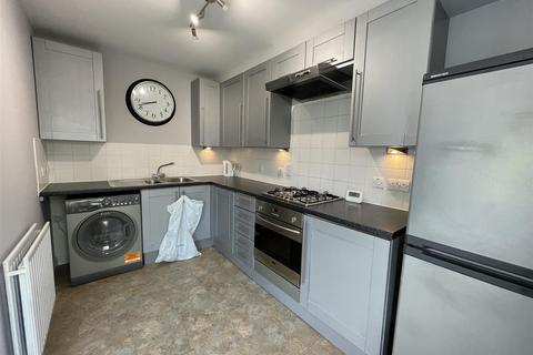 2 bedroom flat for sale, Pegler Way, Crawley, West Sussex