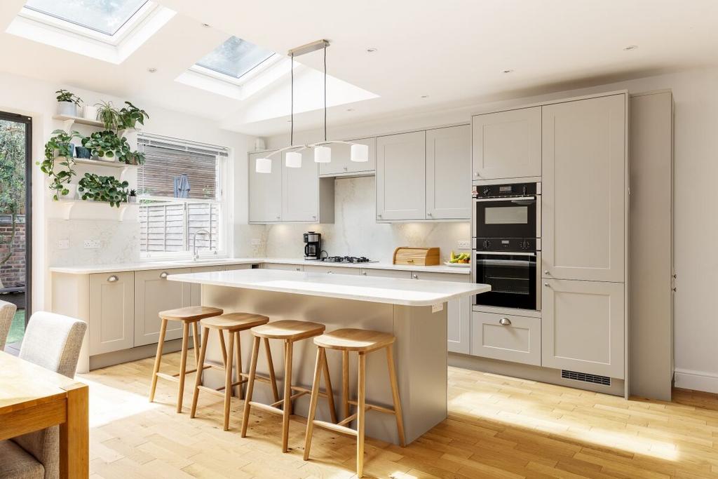 Admirals Gate Greenwich SE10 5 bed semidetached house to rent £5,950