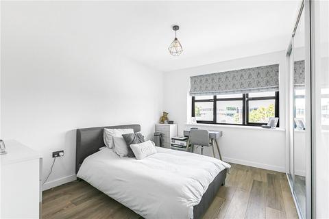 2 bedroom flat for sale, Great North Road, Hatfield, Hertfordshire