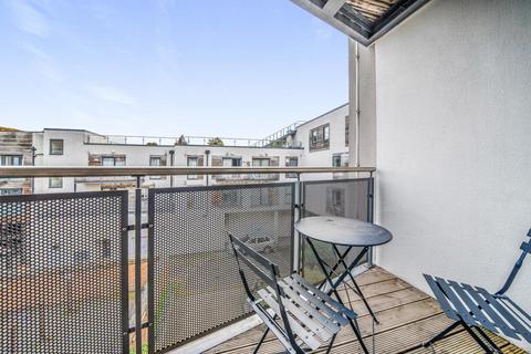 2 bedroom flat for sale, Furmage Street, Earlsfield