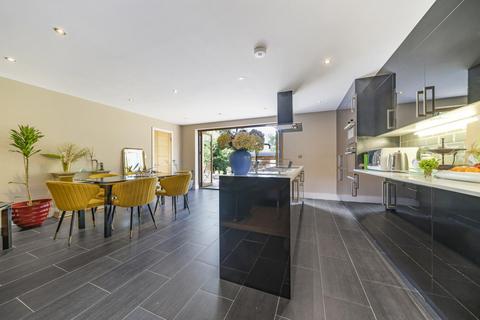 53 Linkway, London, SW20 9AT