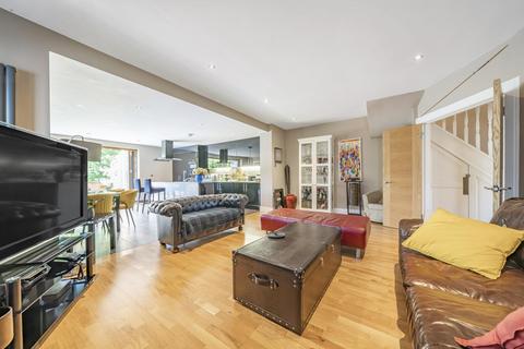 53 Linkway, London, SW20 9AT