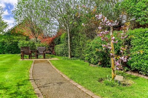 1 bedroom ground floor flat for sale, London Road, Redhill, Surrey