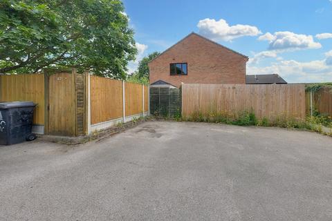 82 Henniker Gate, Chelmsford, CM2 6SB