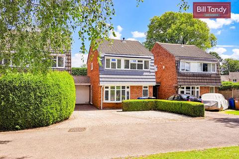 3 bedroom link detached house for sale, Canterbury Close, Lichfield, WS13