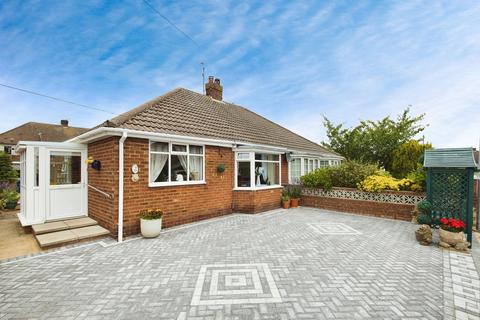 2 bedroom semi-detached bungalow for sale, Halton Place, Cleethorpes DN35