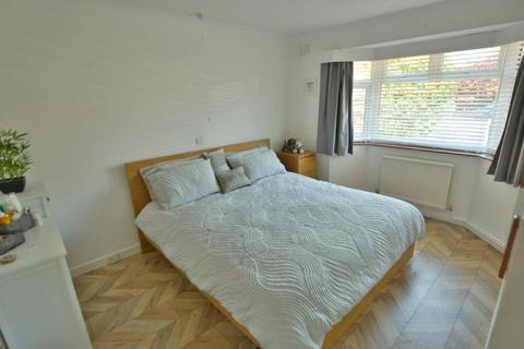 7 Ridgeway, Corfe Mullen, Wimborne, BH21 3HS