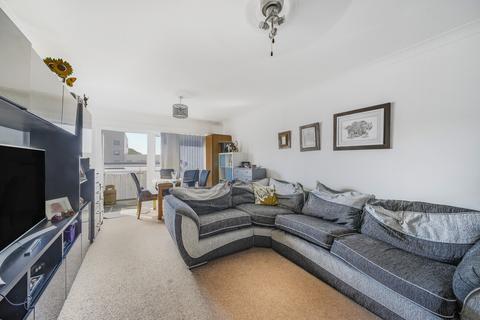 2 bedroom flat for sale, Sweetbriar Avenue, Carshalton, SM5