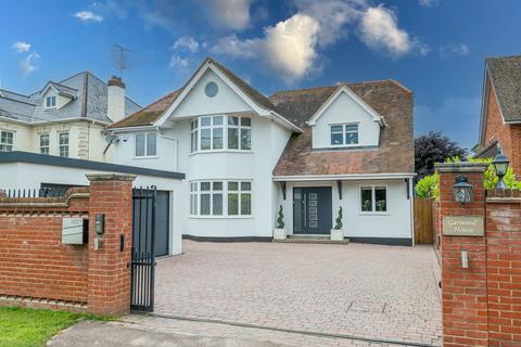 5 bedroom detached house for sale, Hall Road, Rochford, SS4