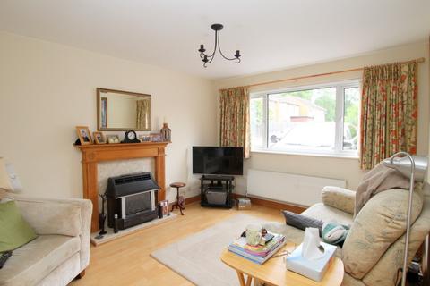 3 bedroom link detached house to rent, The Grooms, Worth, Crawley, West Sussex. RH10 7YA