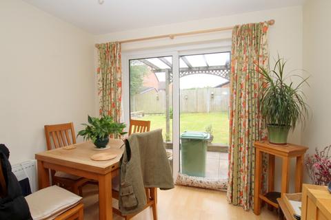 3 bedroom link detached house to rent, The Grooms, Worth, Crawley, West Sussex. RH10 7YA
