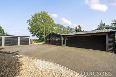 4 bedroom detached house for sale, Dereham Road, Watton