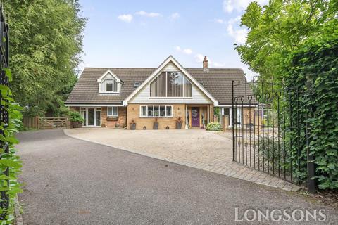 4 bedroom detached house for sale, Dereham Road, Watton