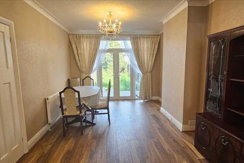 3 bedroom semi-detached house to rent, Green Lane, Edgware