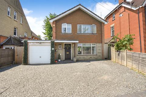 3 bedroom detached house for sale, Cargate Avenue, Hampshire GU11