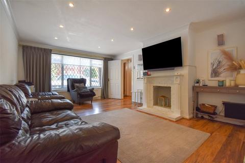 3 bedroom detached house for sale, Cargate Avenue, Hampshire GU11