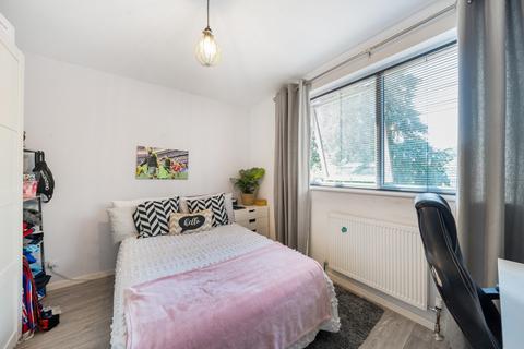 3 Broad Walk, Frimley, Camberley, GU16 8SS