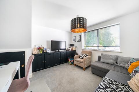 3 Broad Walk, Frimley, Camberley, GU16 8SS