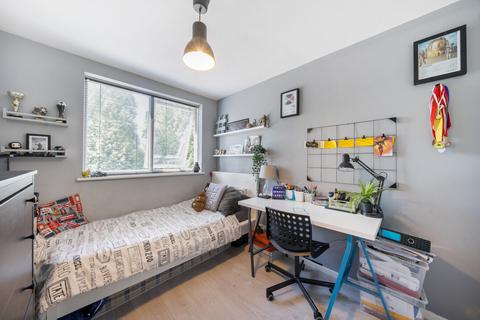 3 Broad Walk, Frimley, Camberley, GU16 8SS