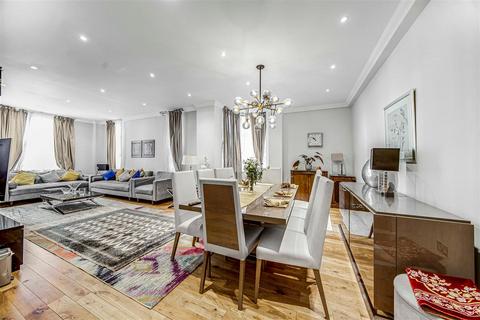 3 bedroom flat for sale, George Street, W1H