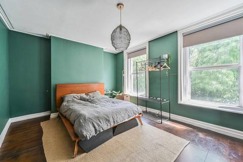 3 bedroom flat to rent, Hillreach, Woolwich, London, SE18