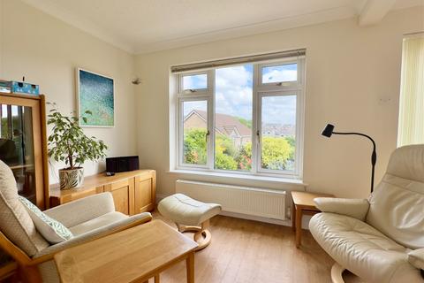 44 Treguddock Drive, Wadebridge, PL27 6BQ