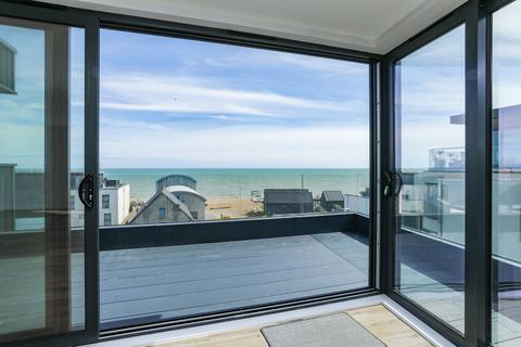 2 bedroom penthouse for sale, Range Road, Hythe, CT21
