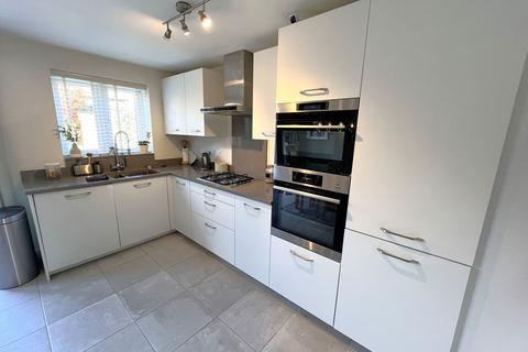 18 Cassley Crescent, Lubbesthorpe, Leicester, LE19 4BJ
