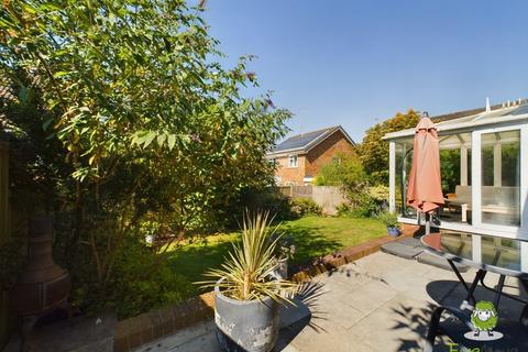 4 bedroom detached house for sale, Saffron Close, Chineham, Basingstoke, Hampshire, RG24