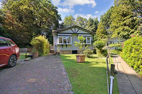 2 bedroom park home for sale, Turners Hill Park, Turners Hill, Crawley, RH10