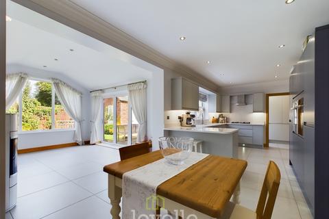 5 bedroom detached house for sale, Church View, Tetney DN36
