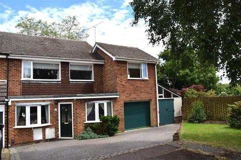 4 bedroom semi-detached house for sale, Attwoods Close, Chelmsford