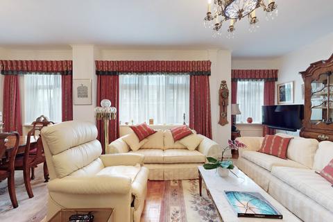 3 bedroom apartment for sale, Avenue Close, Avenue Road, St Johns Wood, London, NW8