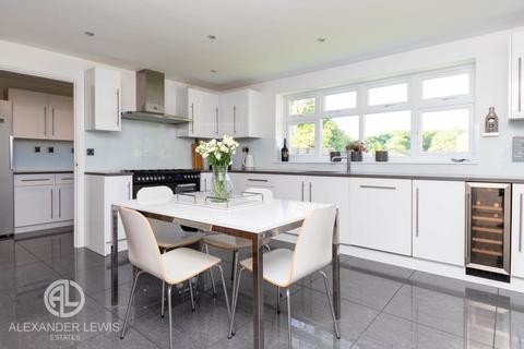 16 Rookes Close, Letchworth Garden City, SG6 2SN