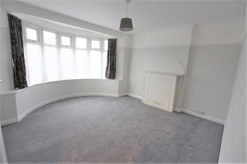 2 bedroom maisonette to rent, The Fairway, Southgate N14