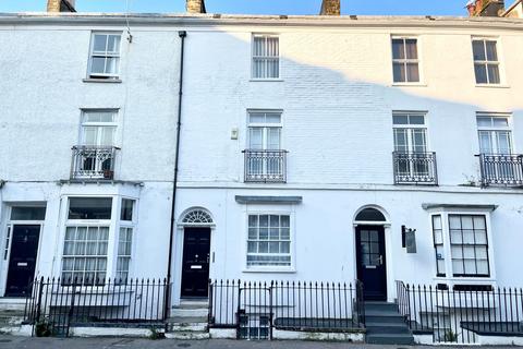 2 bedroom flat to rent, 6-7 Russell Street, Dover, CT16