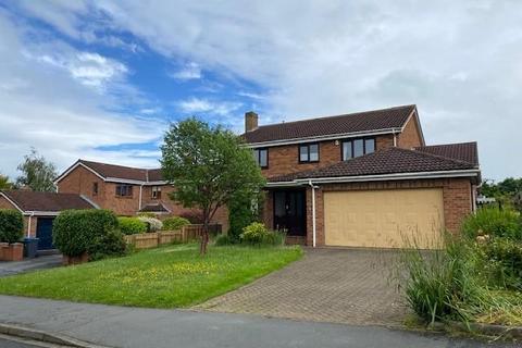 4 bedroom detached house to rent, Langbaurgh Road, Hutton Rudby