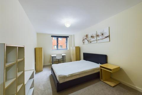 2 bedroom apartment to rent, Velocity South, City Walk, Leeds