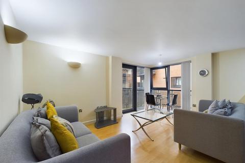 2 bedroom apartment to rent, Velocity South, City Walk, Leeds
