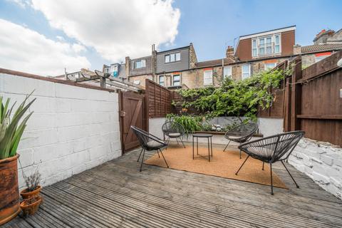 2 bedroom maisonette for sale, Penwith Road, Earlsfield