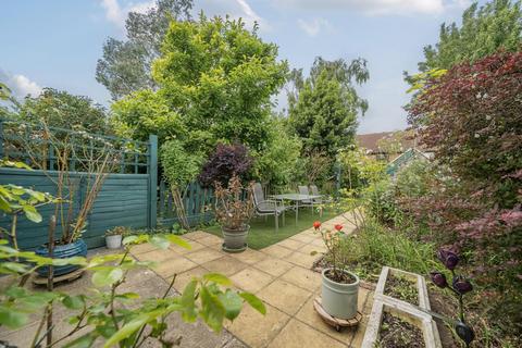 3 bedroom terraced house for sale, Swaffield Road, Earlsfield