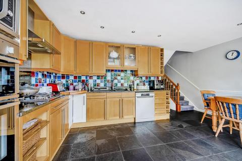 7 Repton Court, Beckenham, BR3 5EN