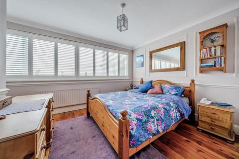 7 Repton Court, Beckenham, BR3 5EN