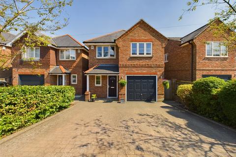 4 bedroom detached house for sale, Littleworth Road, Downley