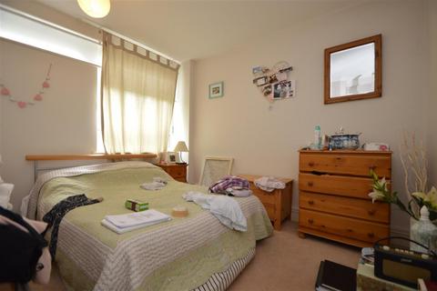 2 bedroom apartment for sale, Crown Court, Lacy Road, Putney
